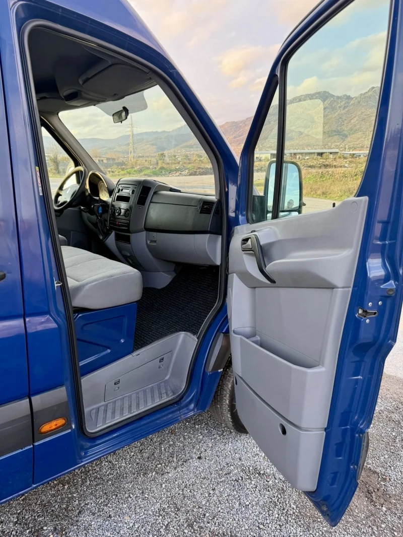 VW Crafter 2.5, снимка 8 - Бусове и автобуси - 52542937