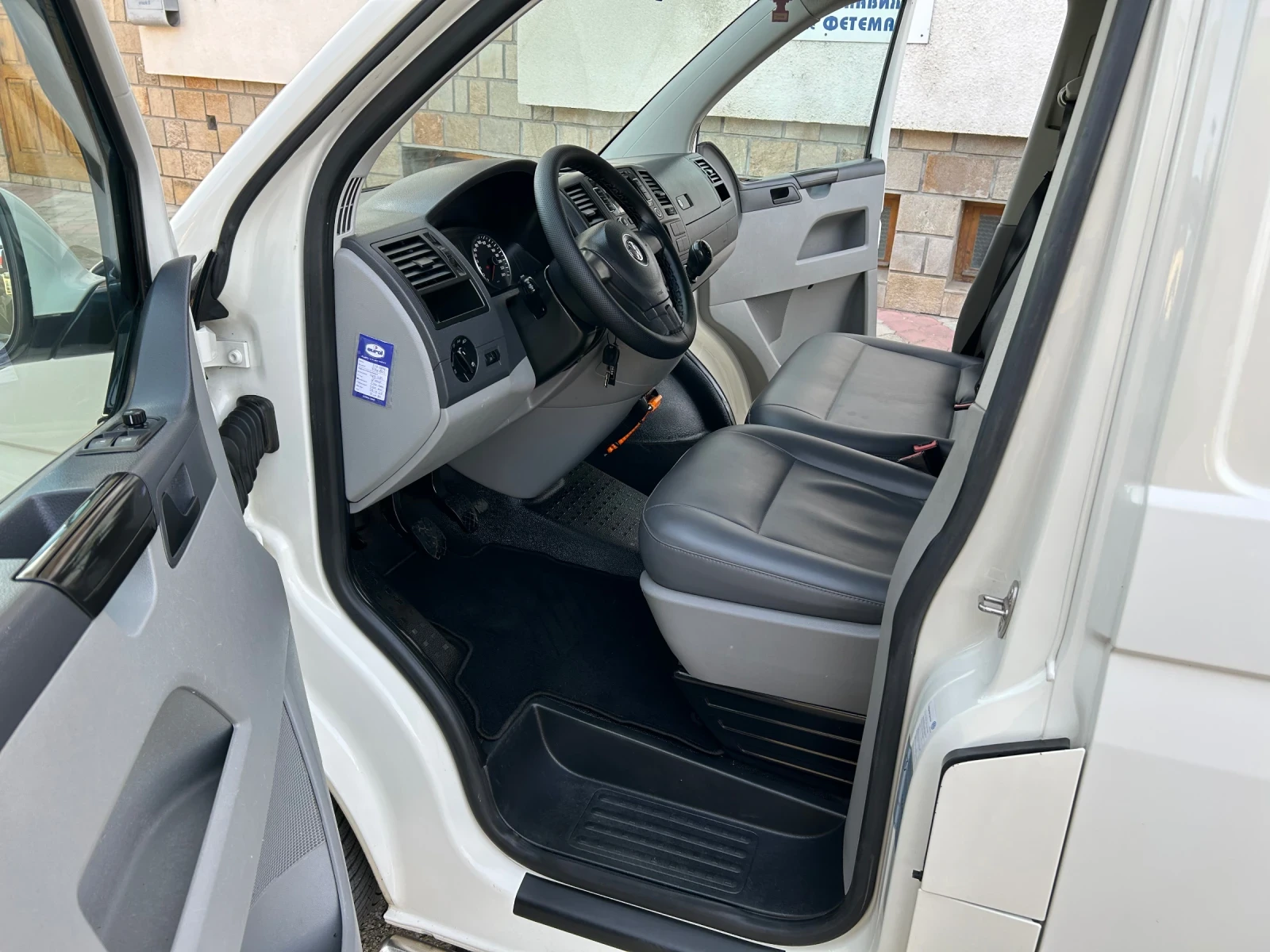 VW Transporter T6 2.0TDI КЛИМАТИК  - изображение 9