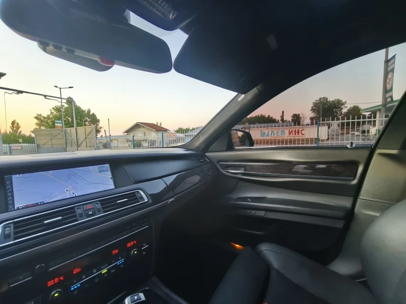 BMW 740 М пакет Обслужена , снимка 9 - Автомобили и джипове - 51385206
