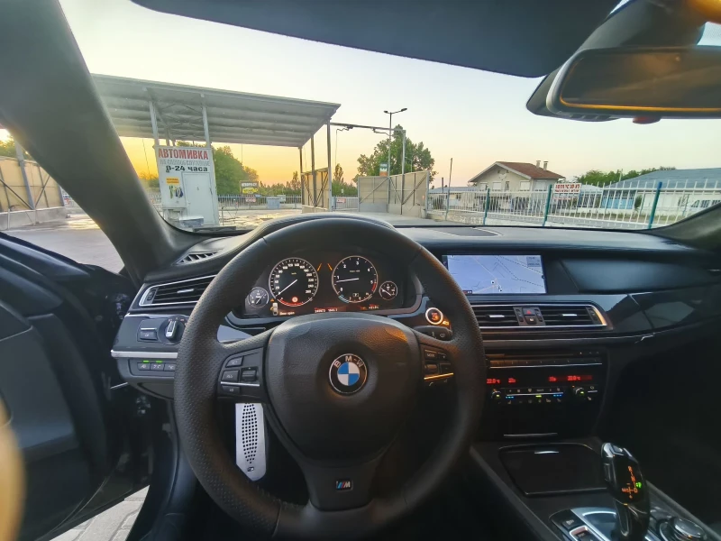 BMW 740 М пакет Обслужена , снимка 8 - Автомобили и джипове - 51385206