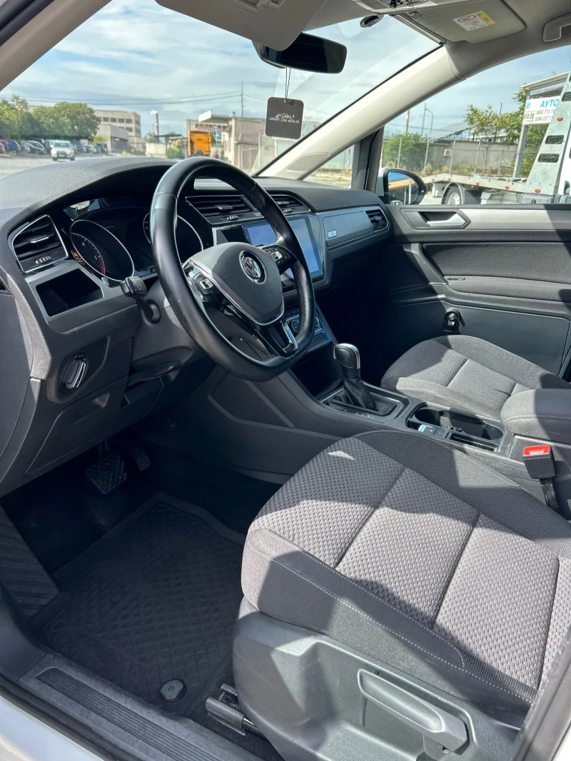 VW Touran 2.0TDI 150ps DSG FULL LED ТОП Състояние , снимка 12 - Автомобили и джипове - 51851488
