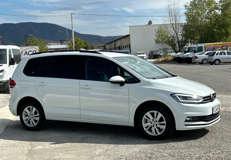 VW Touran 2.0TDI 150ps DSG FULL LED ТОП Състояние , снимка 4 - Автомобили и джипове - 51851488