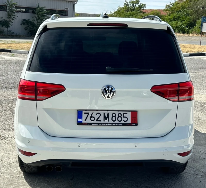 VW Touran 2.0TDI 150ps DSG FULL LED ТОП Състояние , снимка 10 - Автомобили и джипове - 51851488