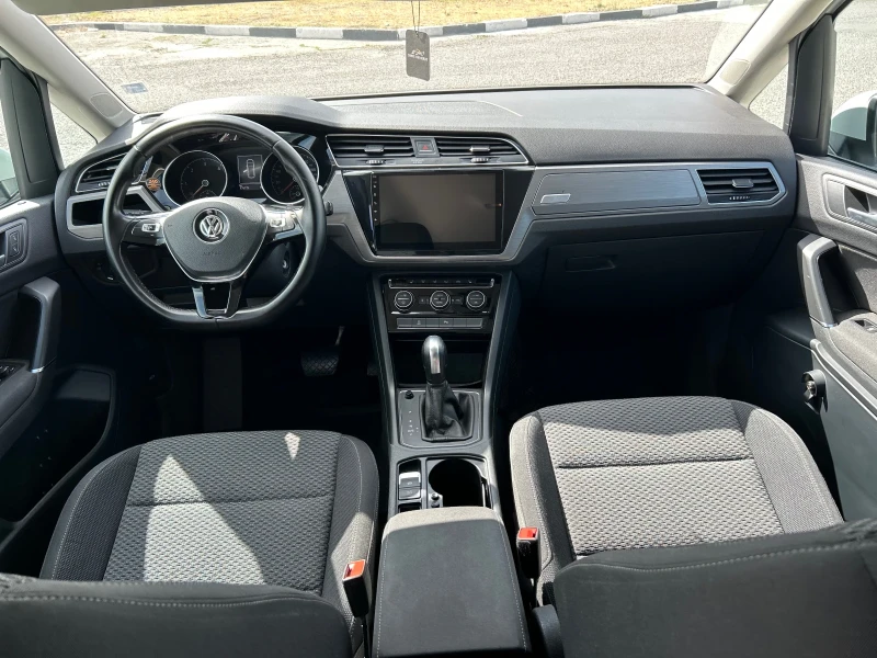 VW Touran 2.0TDI 150ps DSG FULL LED ТОП Състояние , снимка 15 - Автомобили и джипове - 51851488