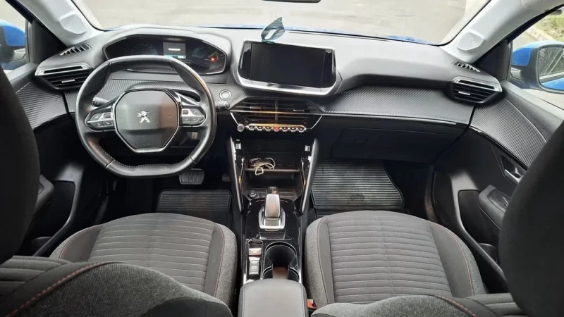 Peugeot 208 E 46500, снимка 4 - Автомобили и джипове - 52773172