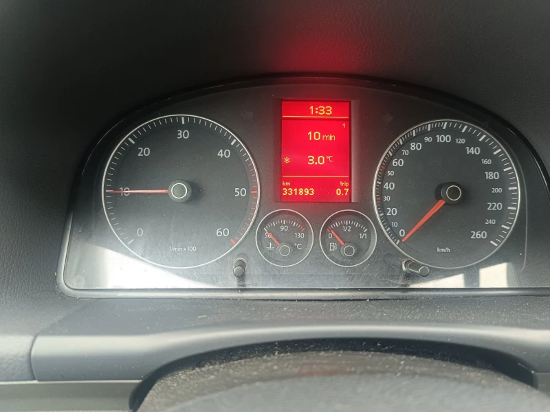 VW Touran 1.9 TDI 105 кс., снимка 9 - Автомобили и джипове - 53055020