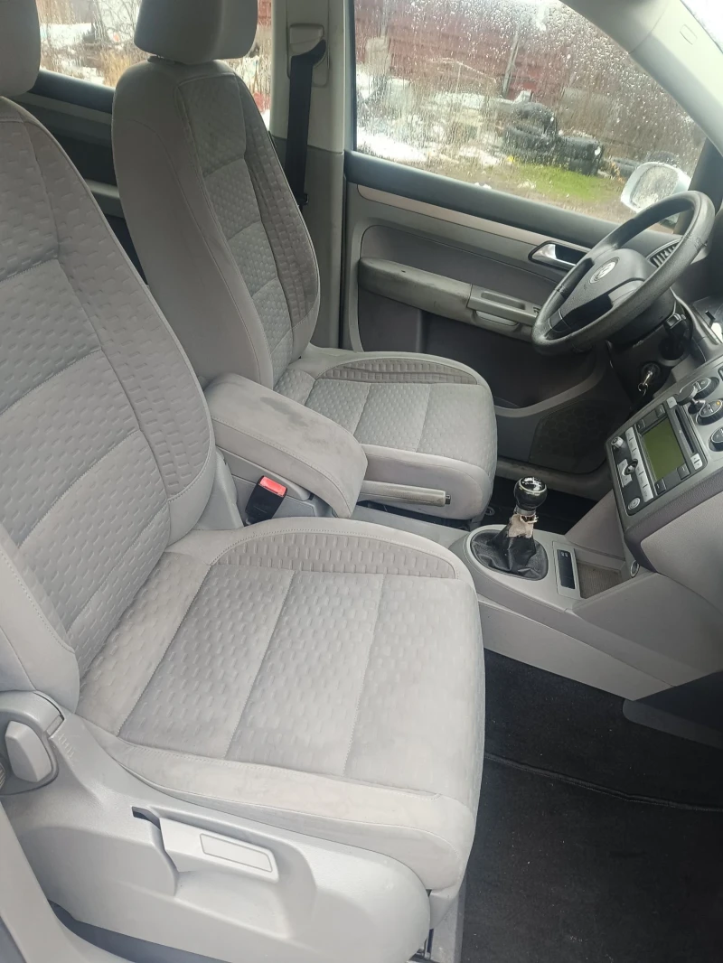 VW Touran 1.9 TDI 105 кс., снимка 11 - Автомобили и джипове - 53055020