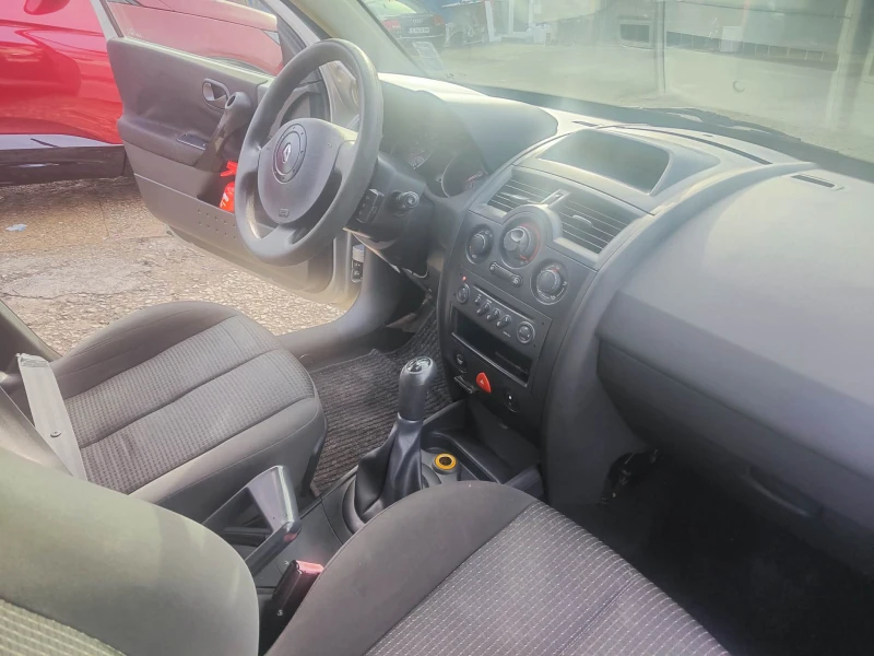 Renault Megane, снимка 4 - Автомобили и джипове - 53103351