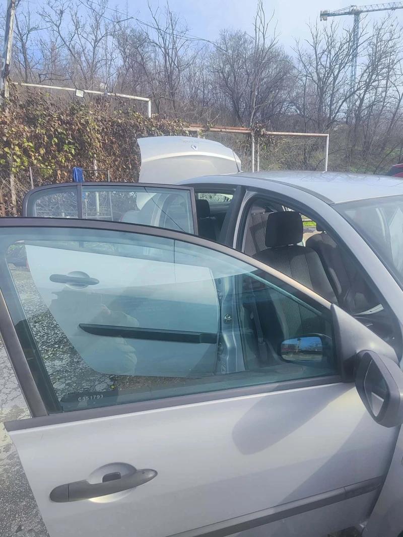 Renault Megane, снимка 11 - Автомобили и джипове - 53103351