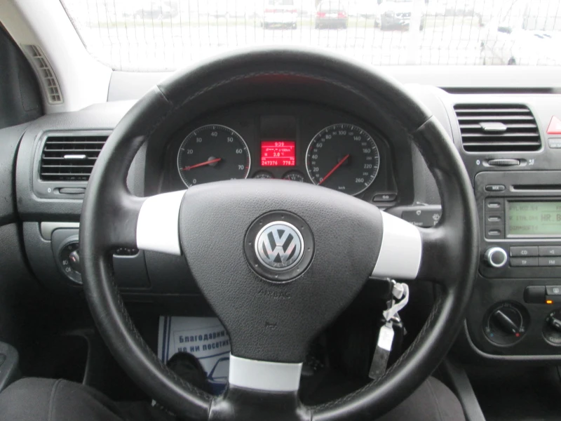 VW Golf 1.6FSI 116kc-Сервизна история, снимка 12 - Автомобили и джипове - 53186215