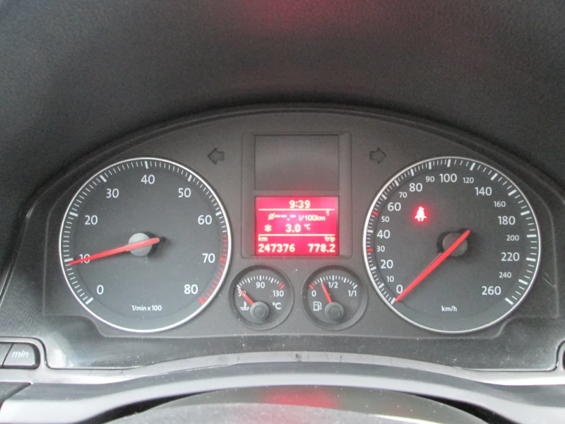 VW Golf 1.6FSI 116kc-Сервизна история, снимка 11 - Автомобили и джипове - 53186215