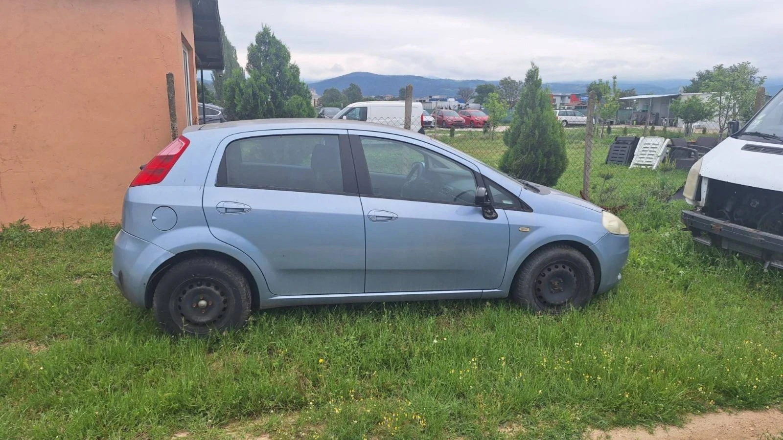 Fiat Punto 1.3 mJ - изображение 2