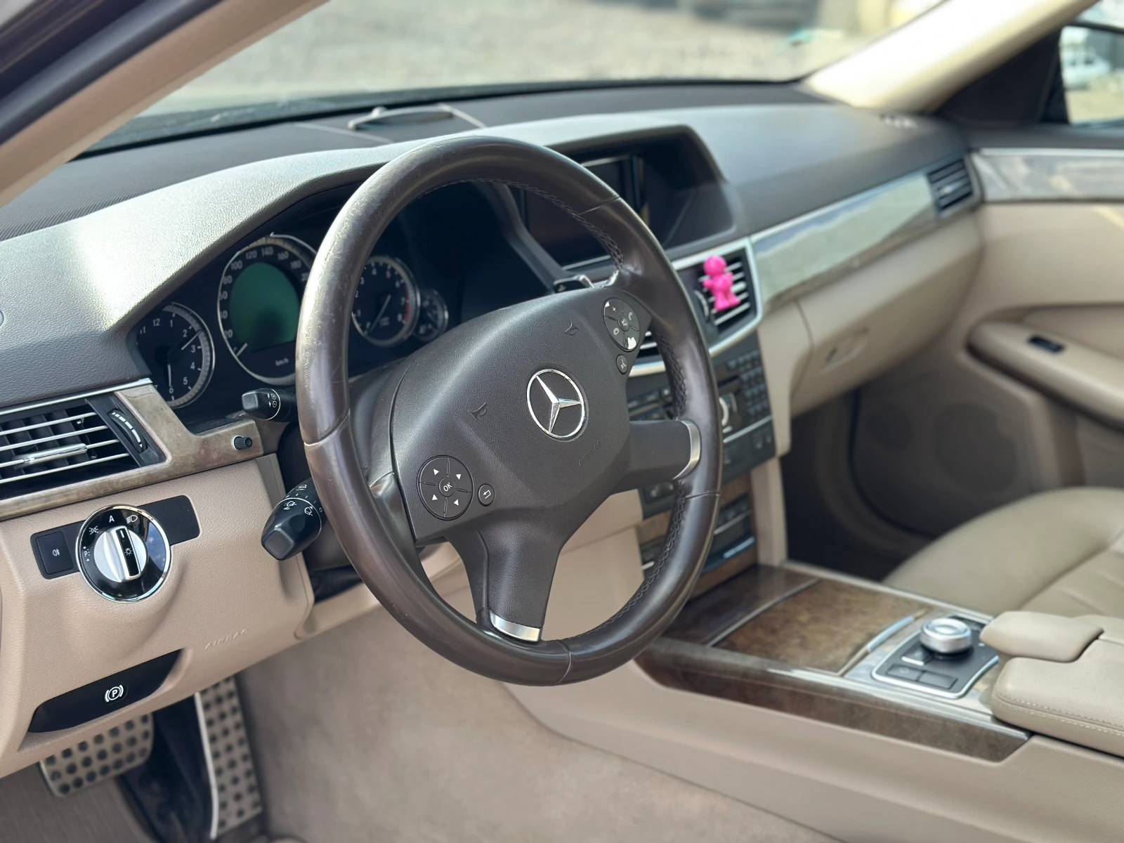 Mercedes-Benz E 500 4MATIC - изображение 9