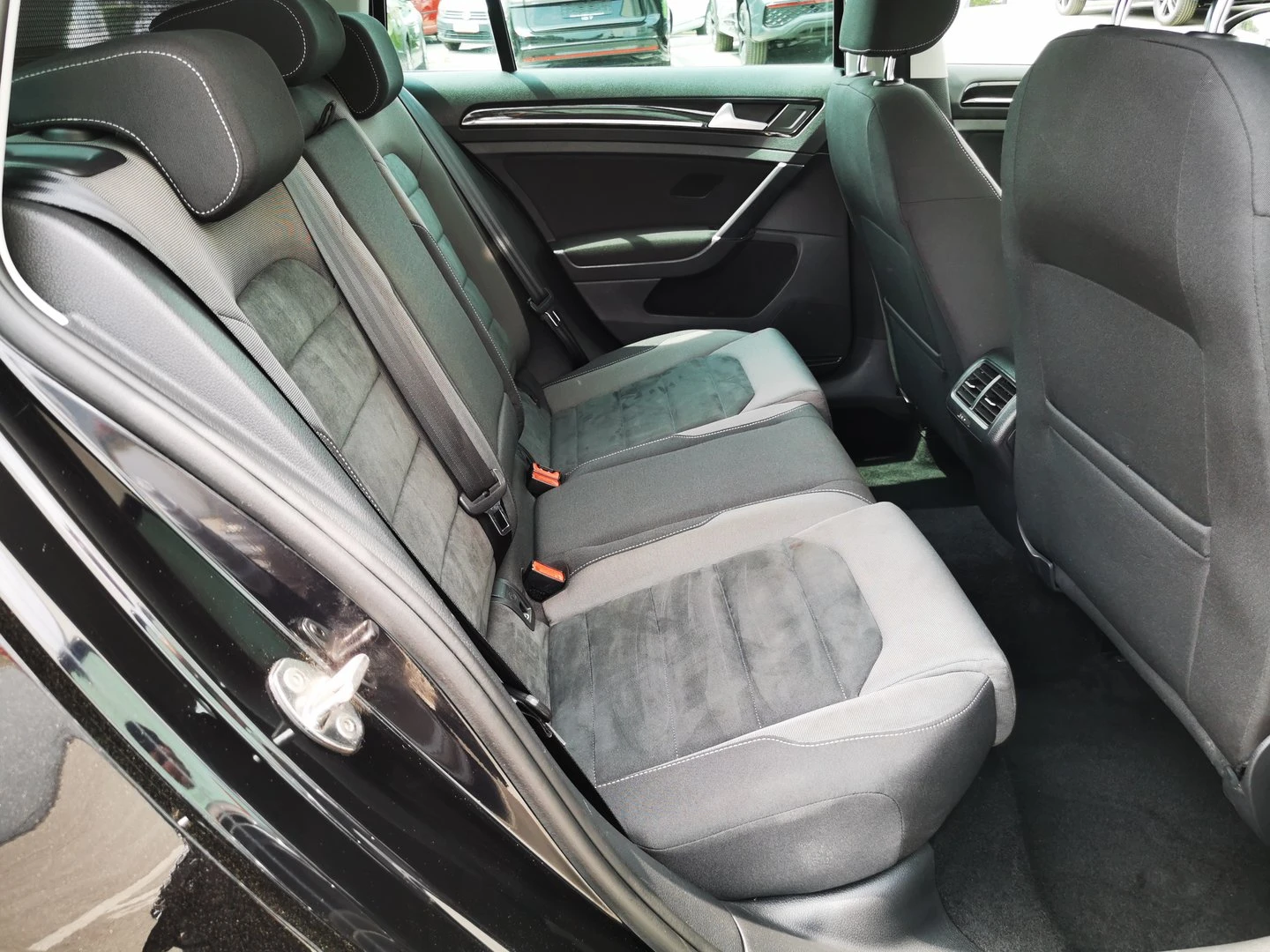 VW Golf Variant Highline 2.0TDI BMT - изображение 7