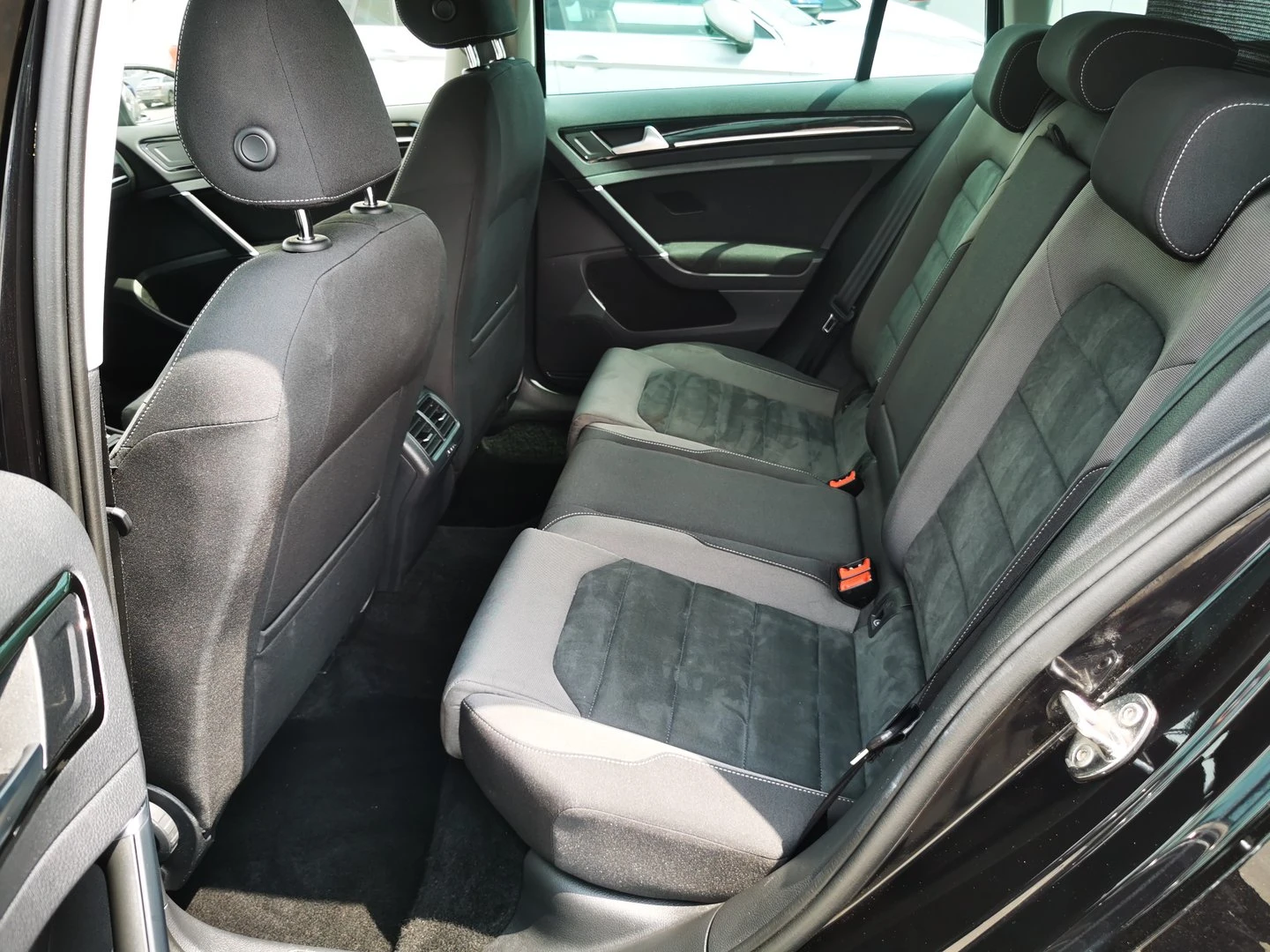 VW Golf Variant Highline 2.0TDI BMT - изображение 6