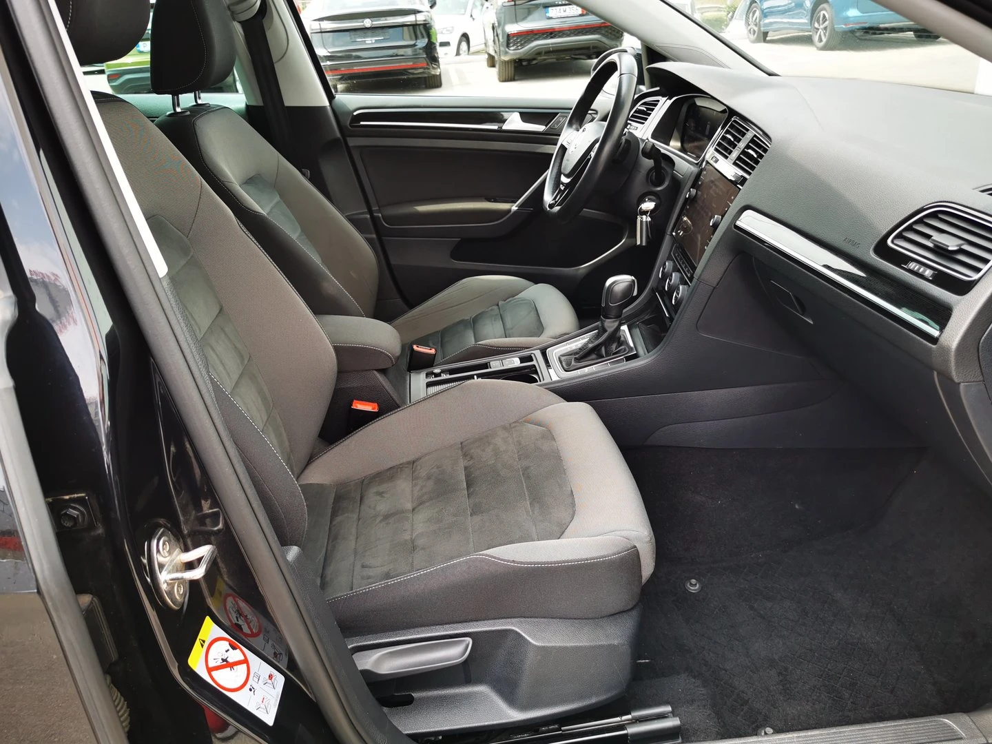 VW Golf Variant Highline 2.0TDI BMT - изображение 5