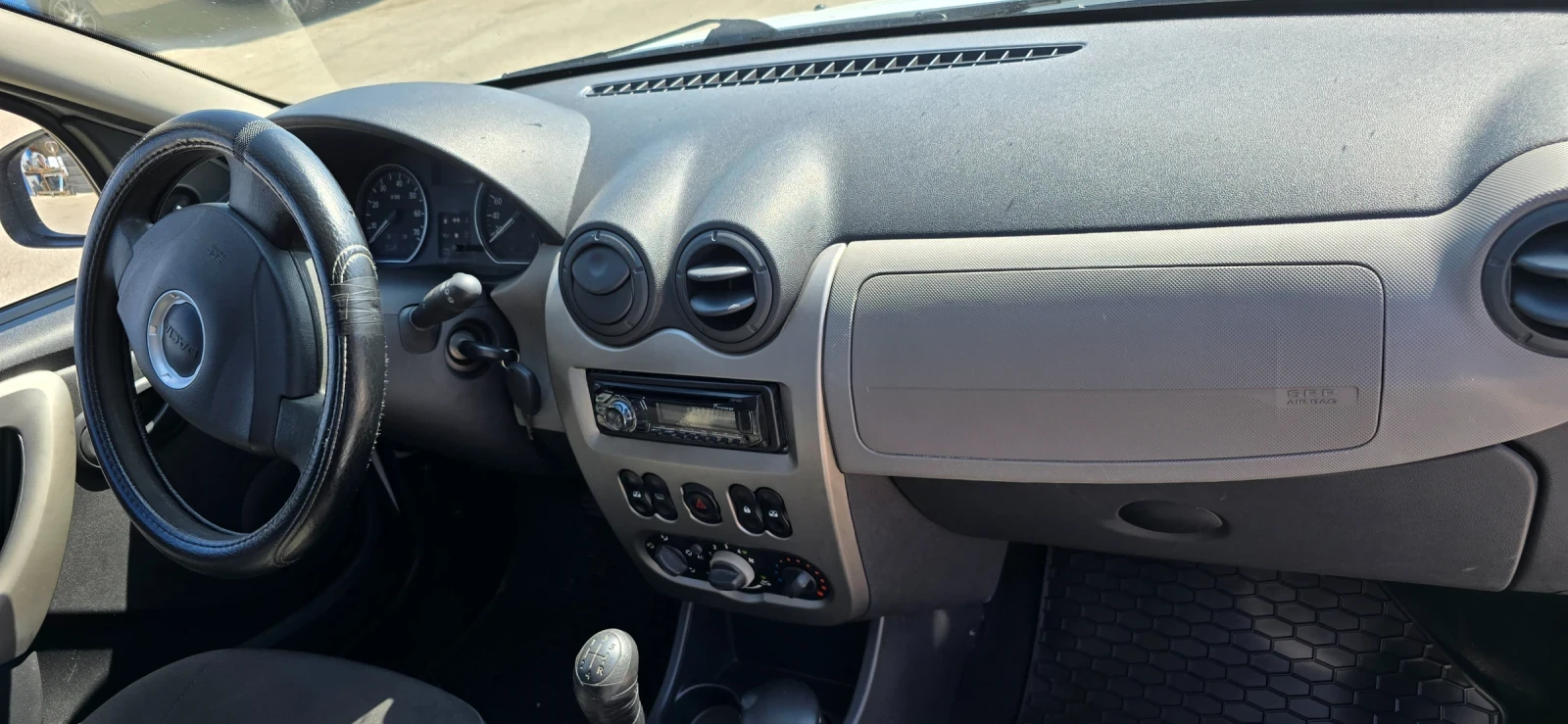 Dacia Sandero 1.6 klima 8клапанов двигател - изображение 8