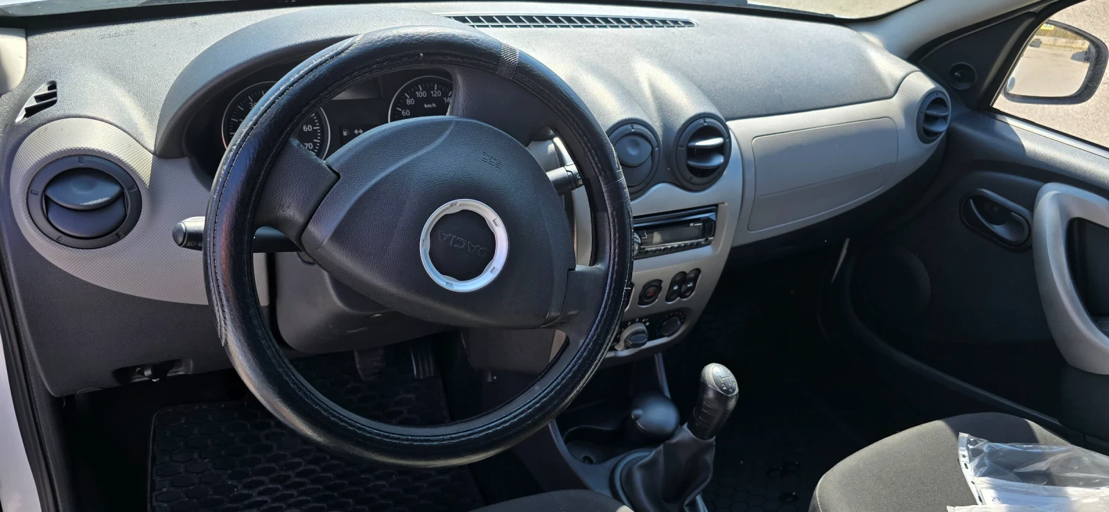 Dacia Sandero 1.6 klima 8клапанов двигател - изображение 7