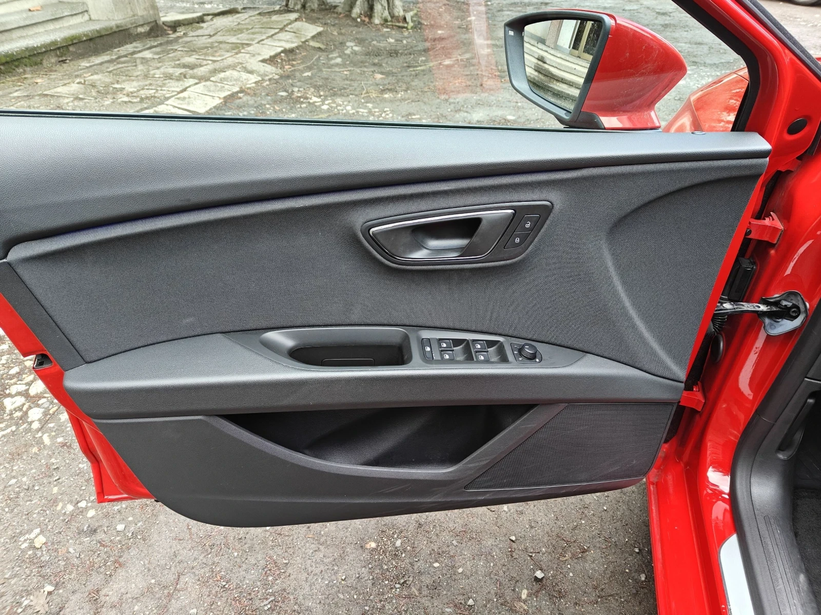 Seat Leon 1.6 TDI  FR - изображение 7