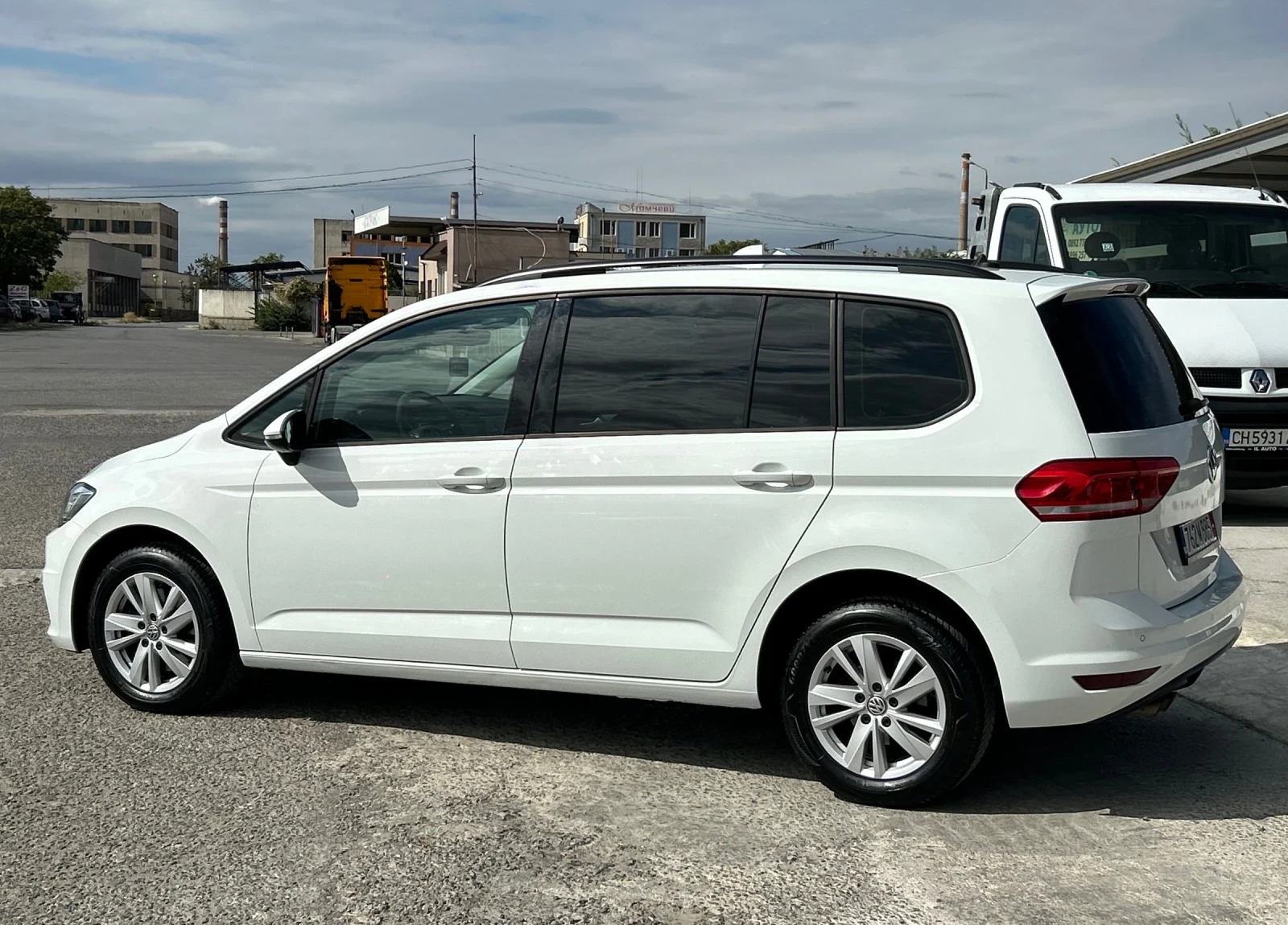 VW Touran 2.0TDI 150ps DSG FULL LED ТОП Състояние  - изображение 8