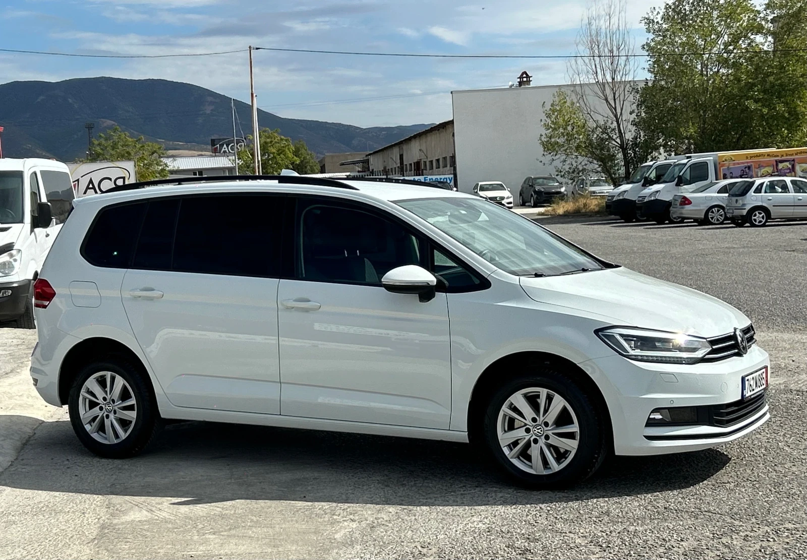 VW Touran 2.0TDI 150ps DSG FULL LED ТОП Състояние  - изображение 4