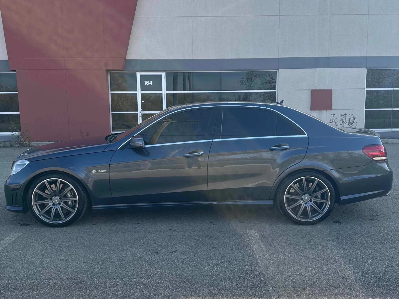 Mercedes-Benz E 63 AMG * * CARFAX * * АВТО КРЕДИТ * *  - изображение 3