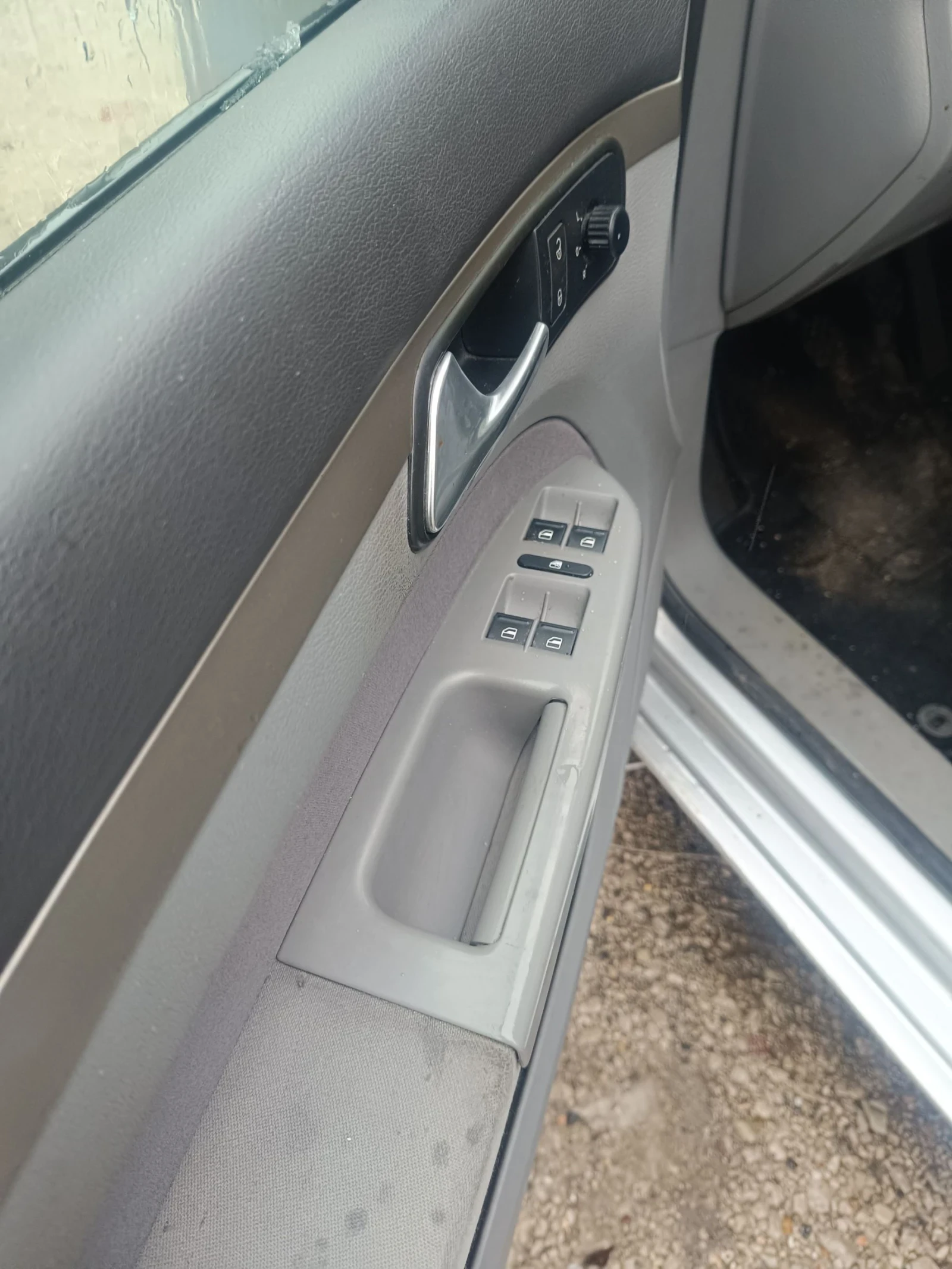 VW Touran 1.9 TDI 105 кс. - изображение 7