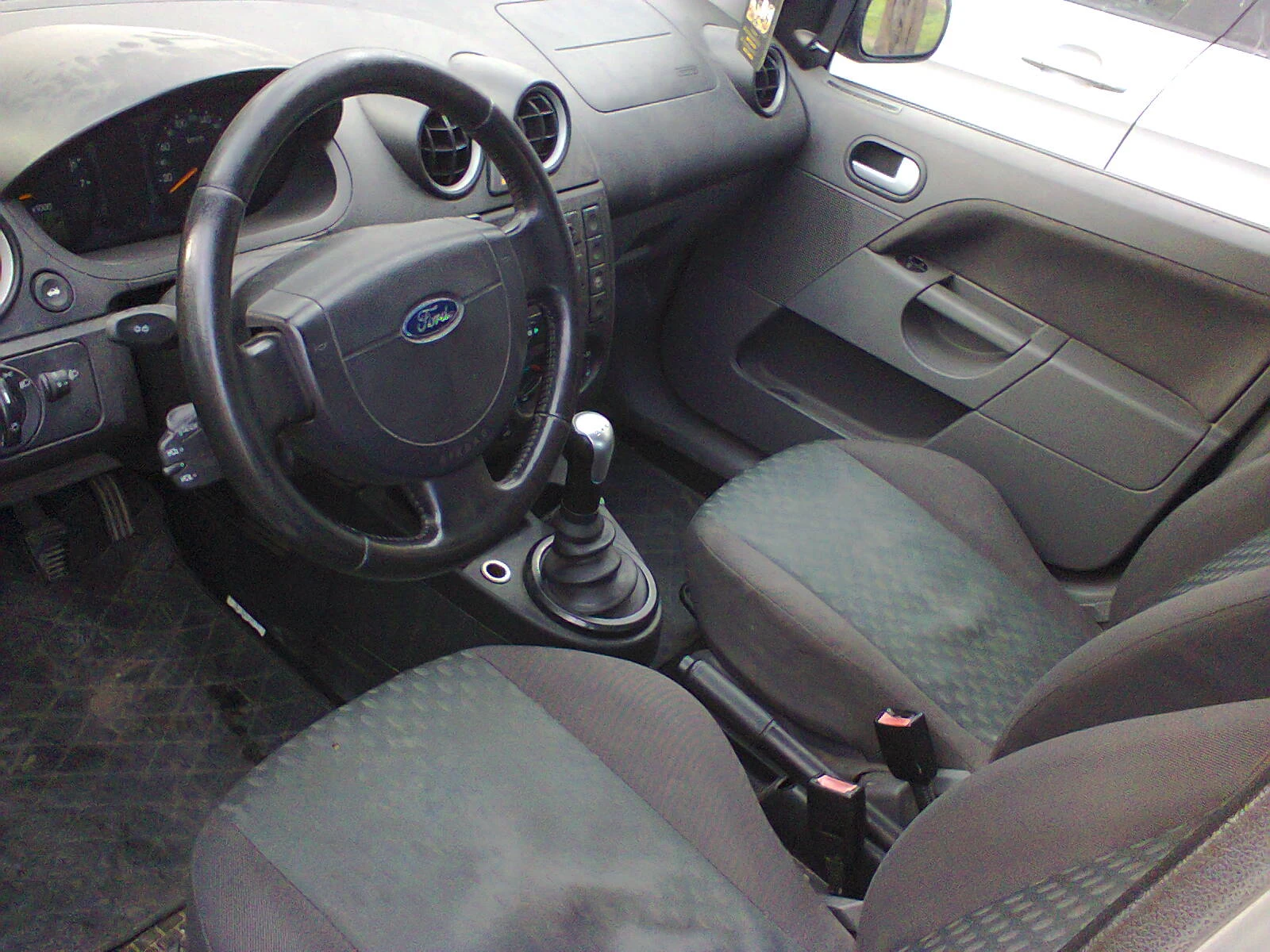 Ford Fiesta Газ/Бензин 1.4-80 коня* Климатик*  - изображение 10