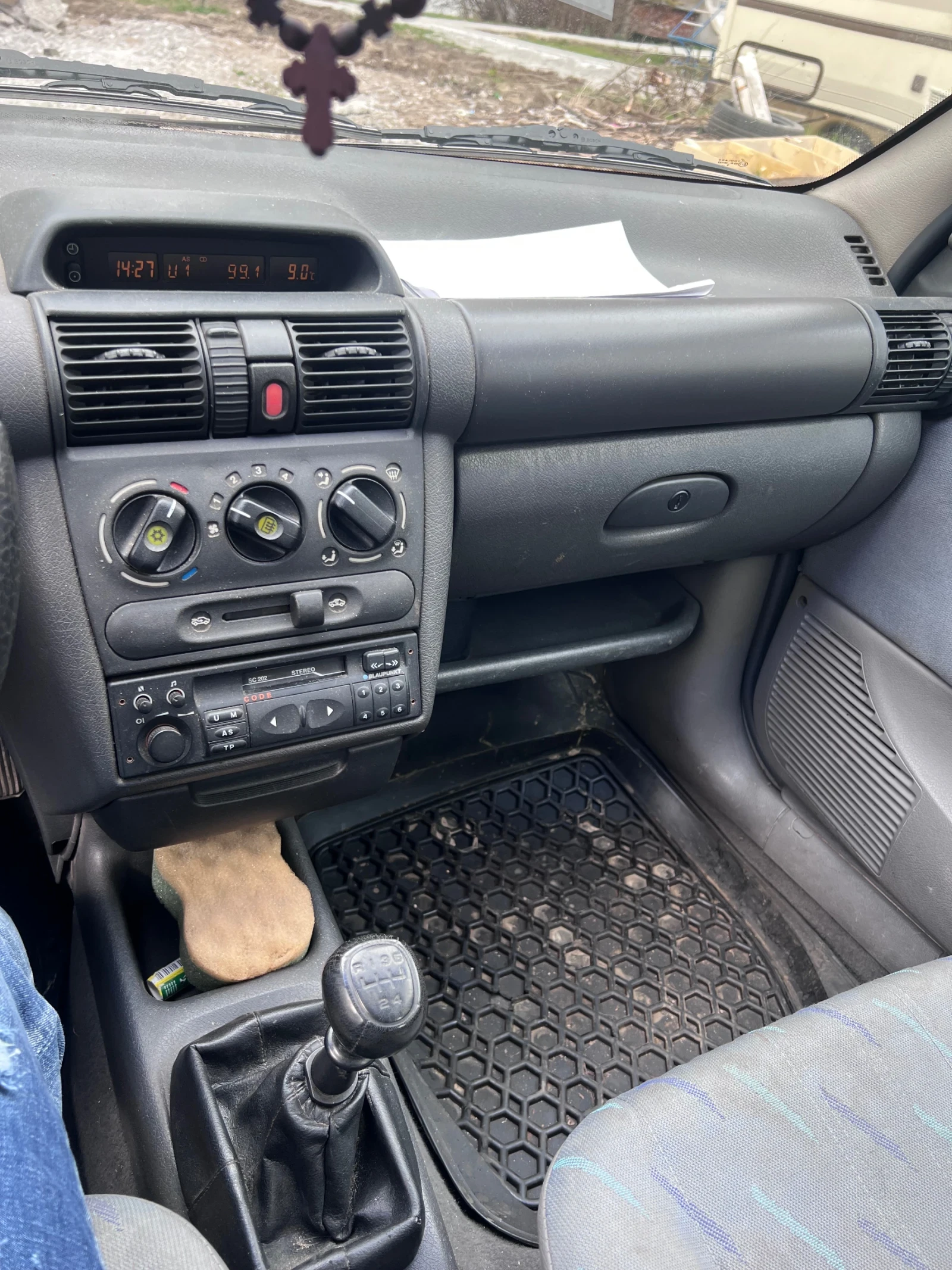 Opel Corsa, снимка 6 - Автомобили и джипове - 53925307