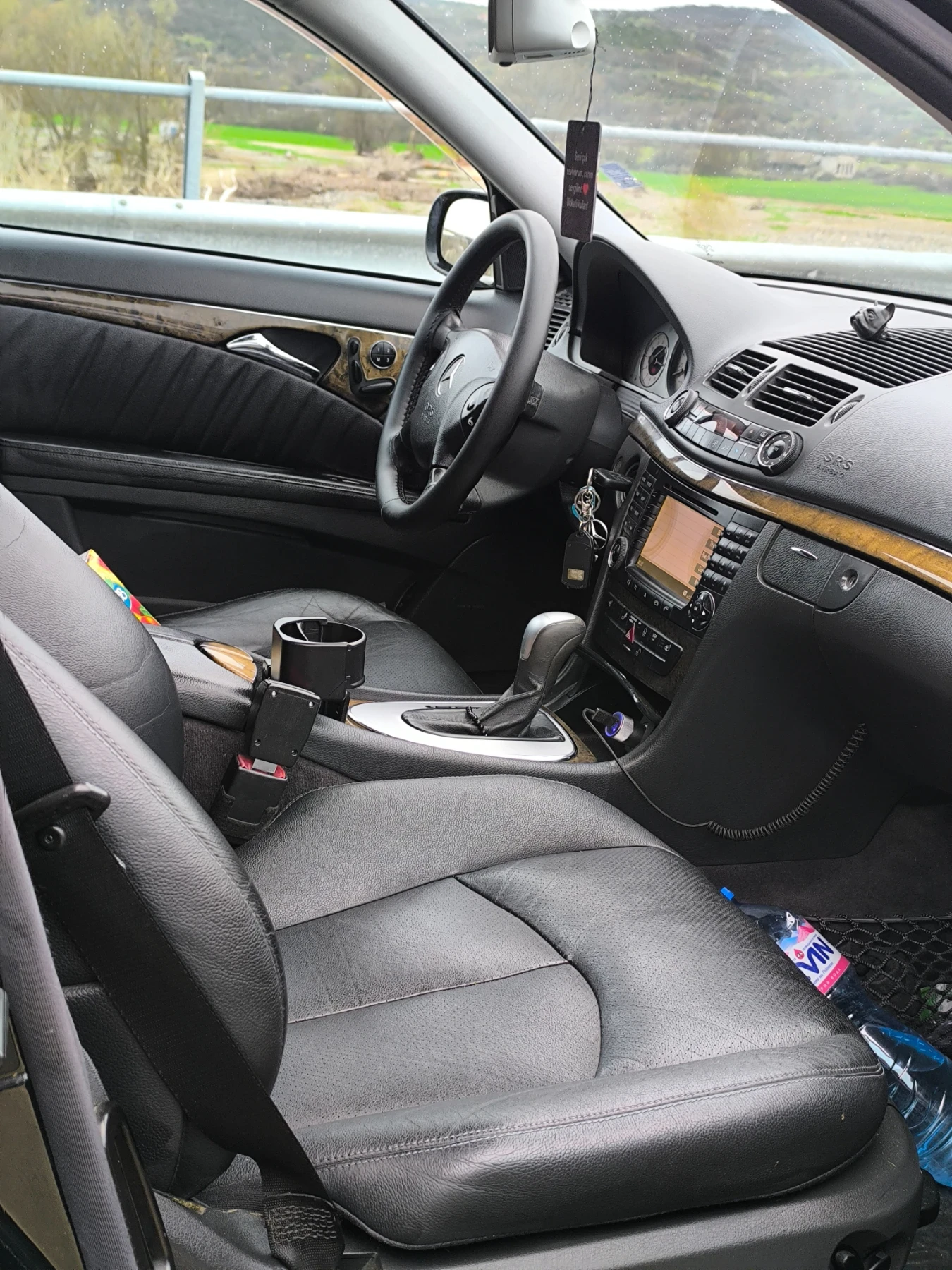 Mercedes-Benz E 320, снимка 10 - Автомобили и джипове - 54045461