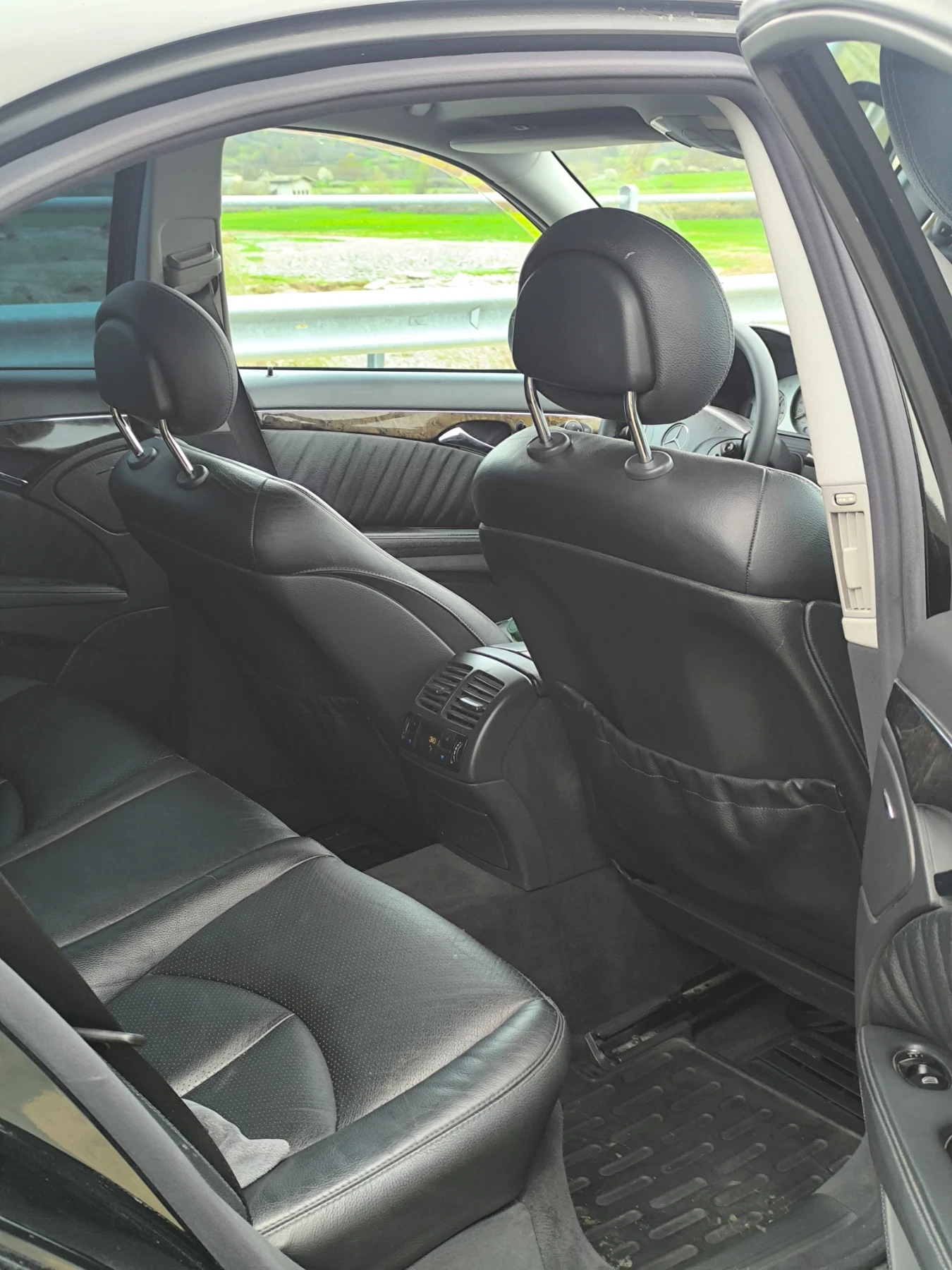 Mercedes-Benz E 320, снимка 14 - Автомобили и джипове - 54045461