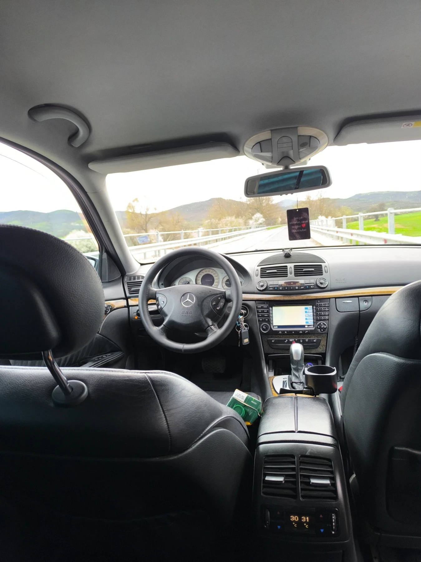 Mercedes-Benz E 320, снимка 15 - Автомобили и джипове - 54045461