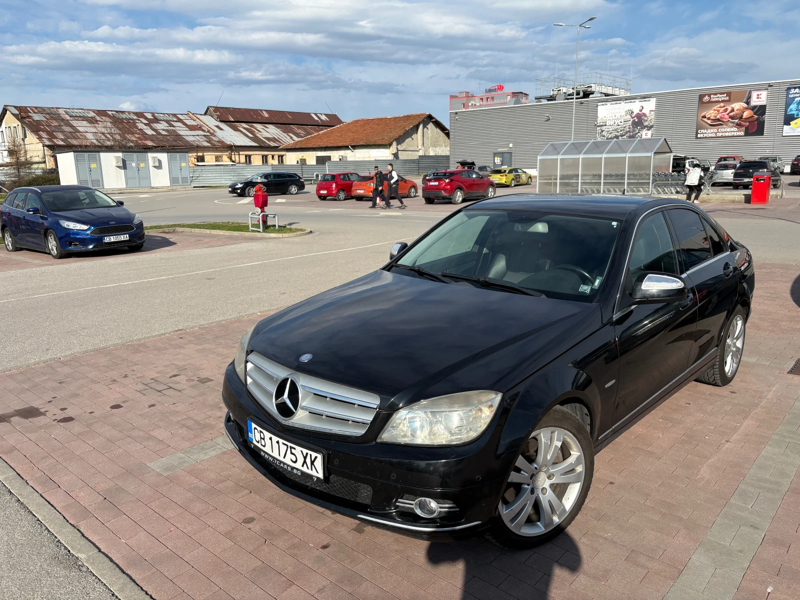 Mercedes-Benz C 220, снимка 4 - Автомобили и джипове - 54128767