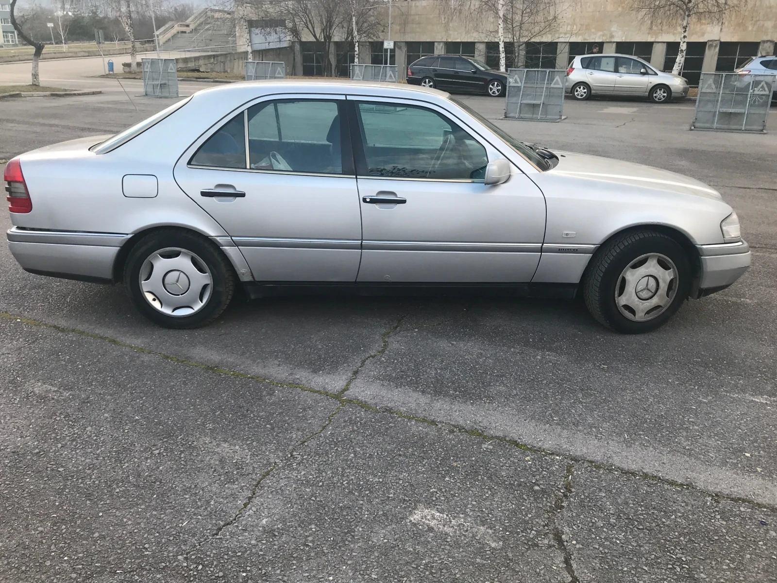 Mercedes-Benz C 180 ELEGANCE GAS, снимка 3 - Автомобили и джипове - 54770456