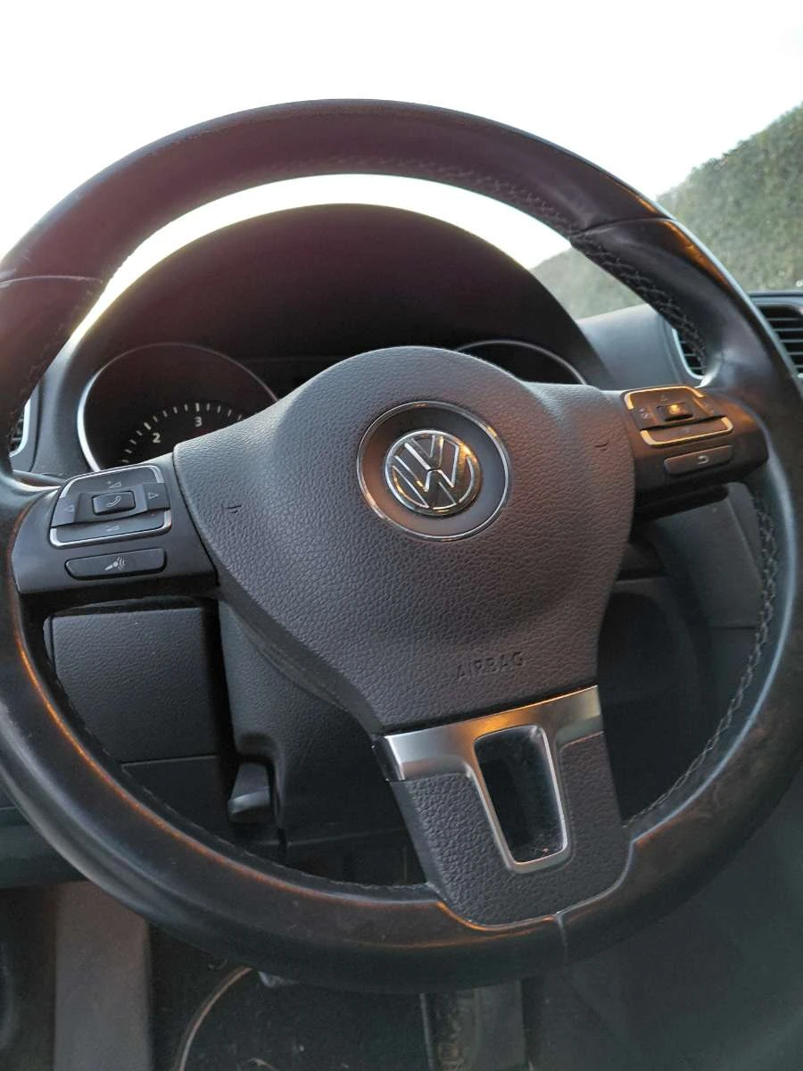 VW Golf 1.6 tdi, снимка 7 - Автомобили и джипове - 54716993