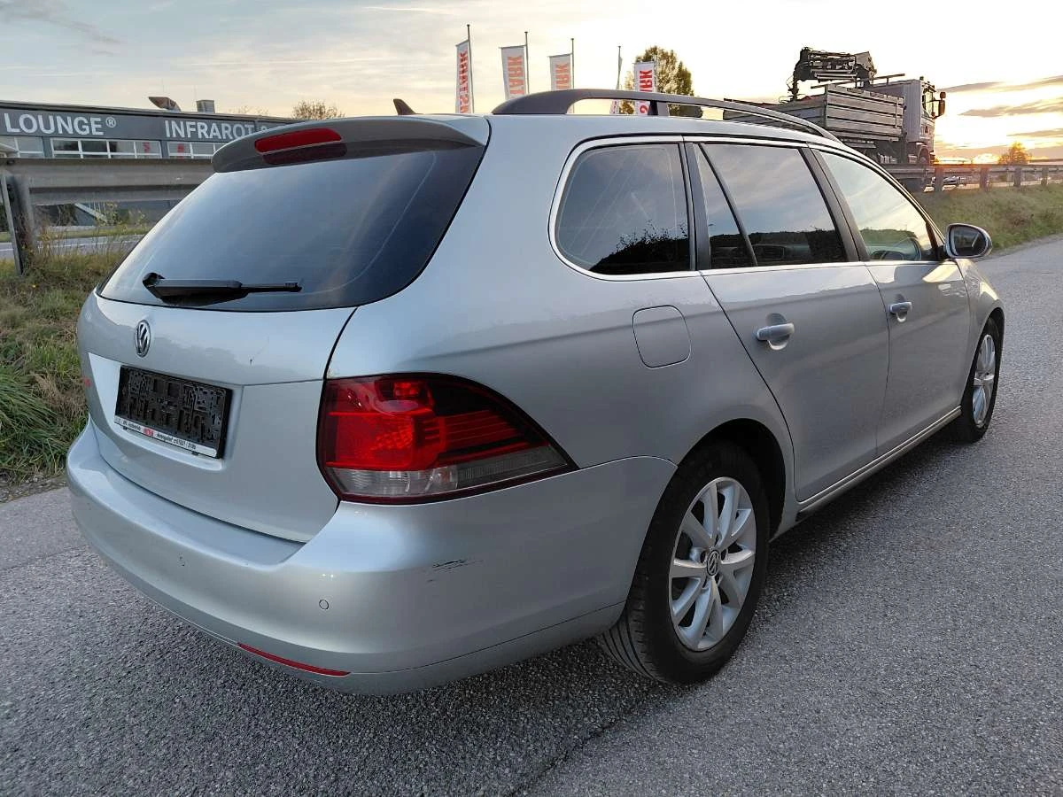 VW Golf 1.6 tdi, снимка 4 - Автомобили и джипове - 54716993