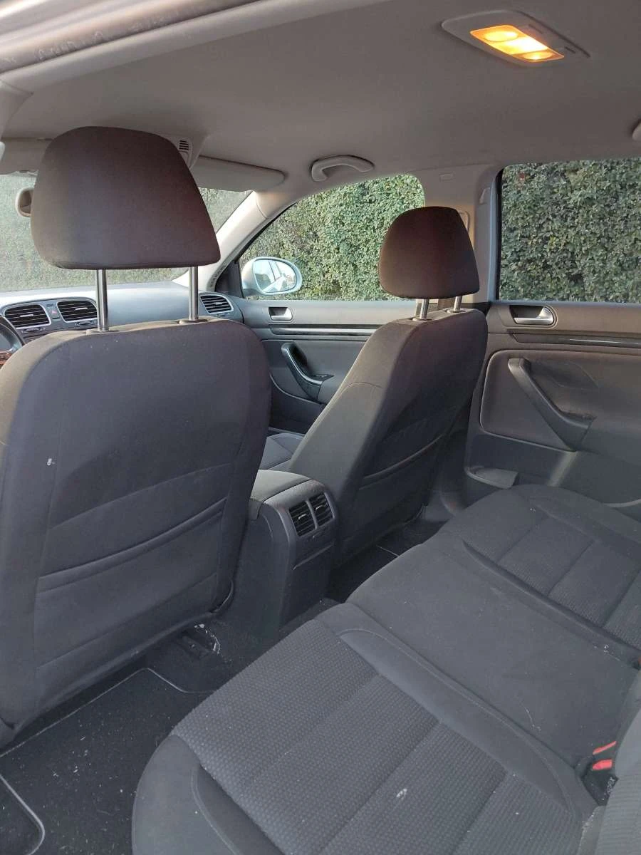 VW Golf 1.6 tdi, снимка 11 - Автомобили и джипове - 54716993