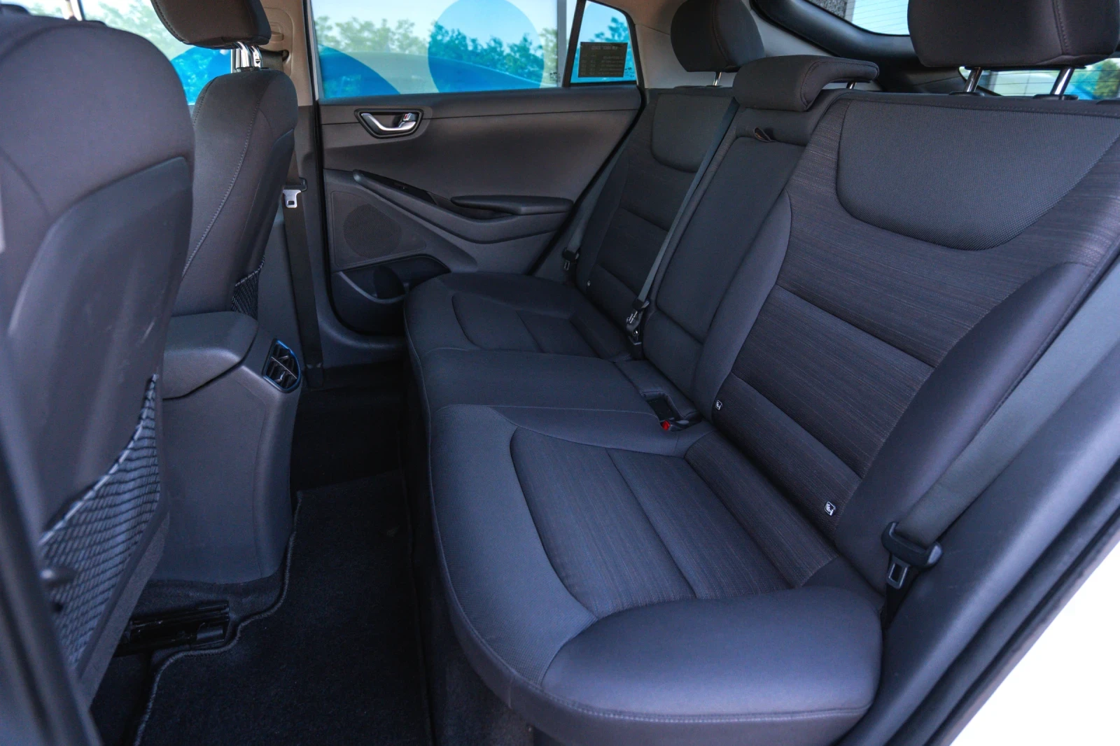 Hyundai Ioniq 1.6 GDI Hybrid 141 k.c DCT, снимка 5 - Автомобили и джипове - 54929776