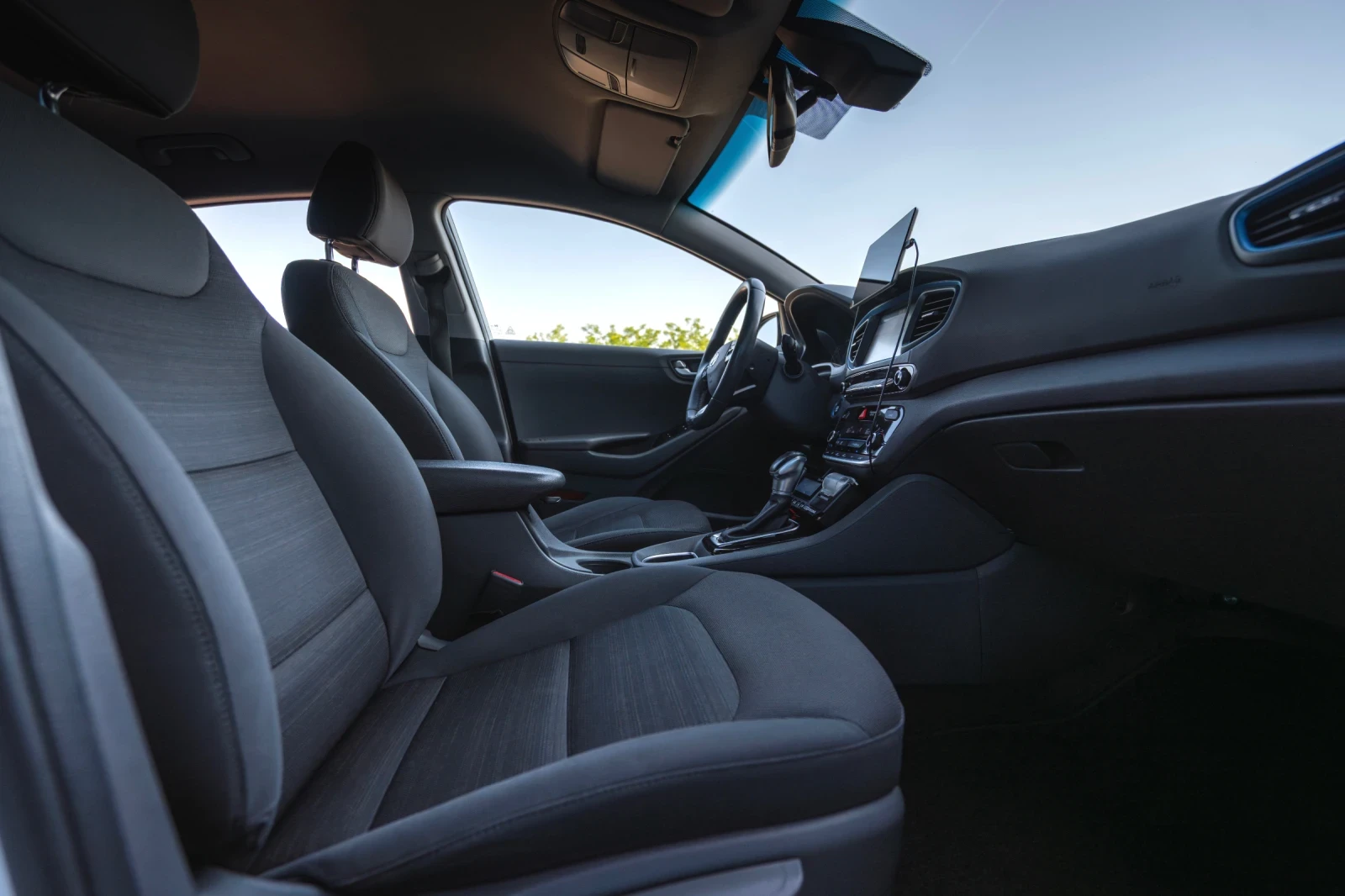 Hyundai Ioniq 1.6 GDI Hybrid 141 k.c DCT, снимка 7 - Автомобили и джипове - 54929776