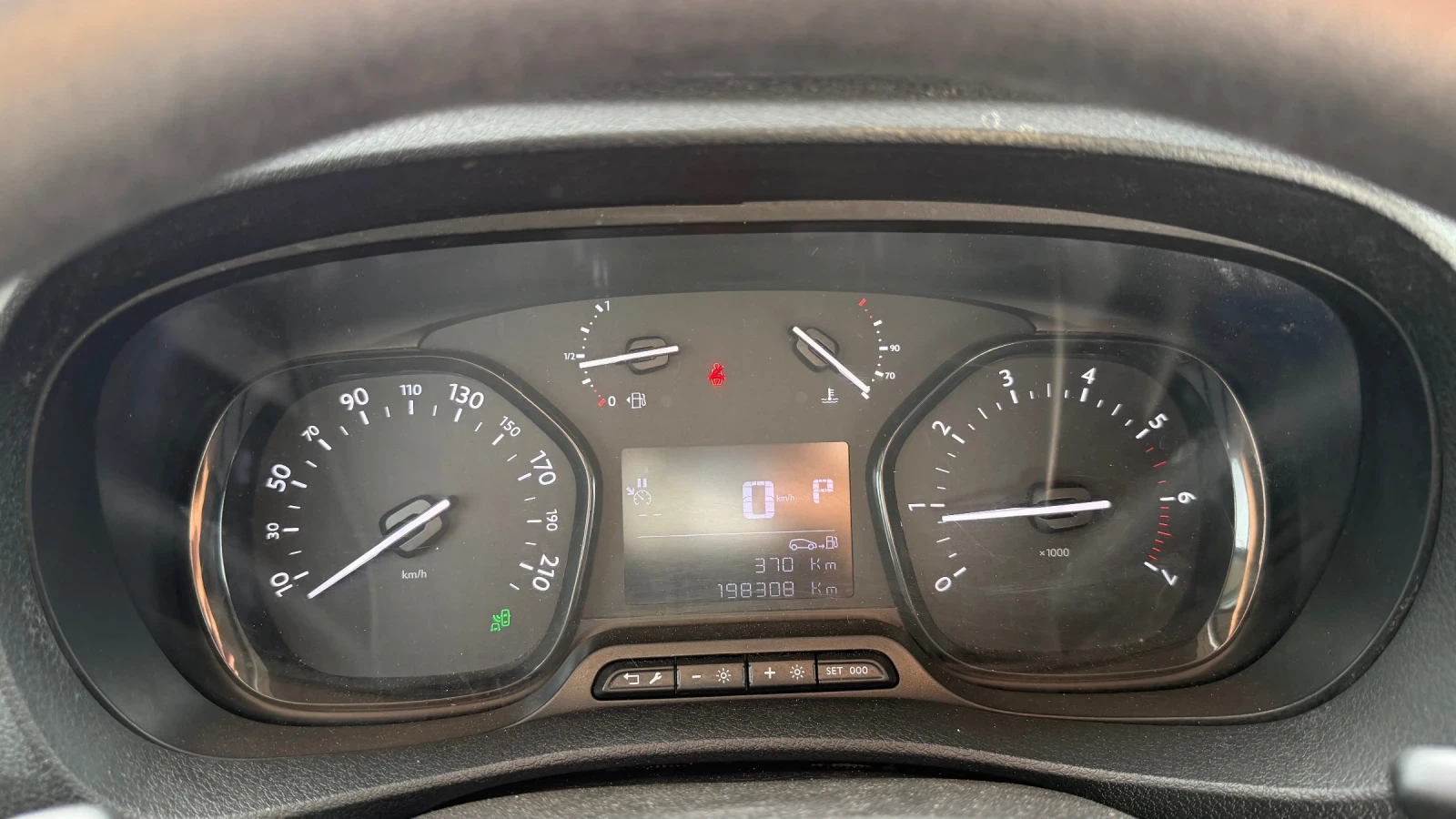 Peugeot Expert L3 2.0HDI AUTOMATIC, снимка 12 - Автомобили и джипове - 55437319