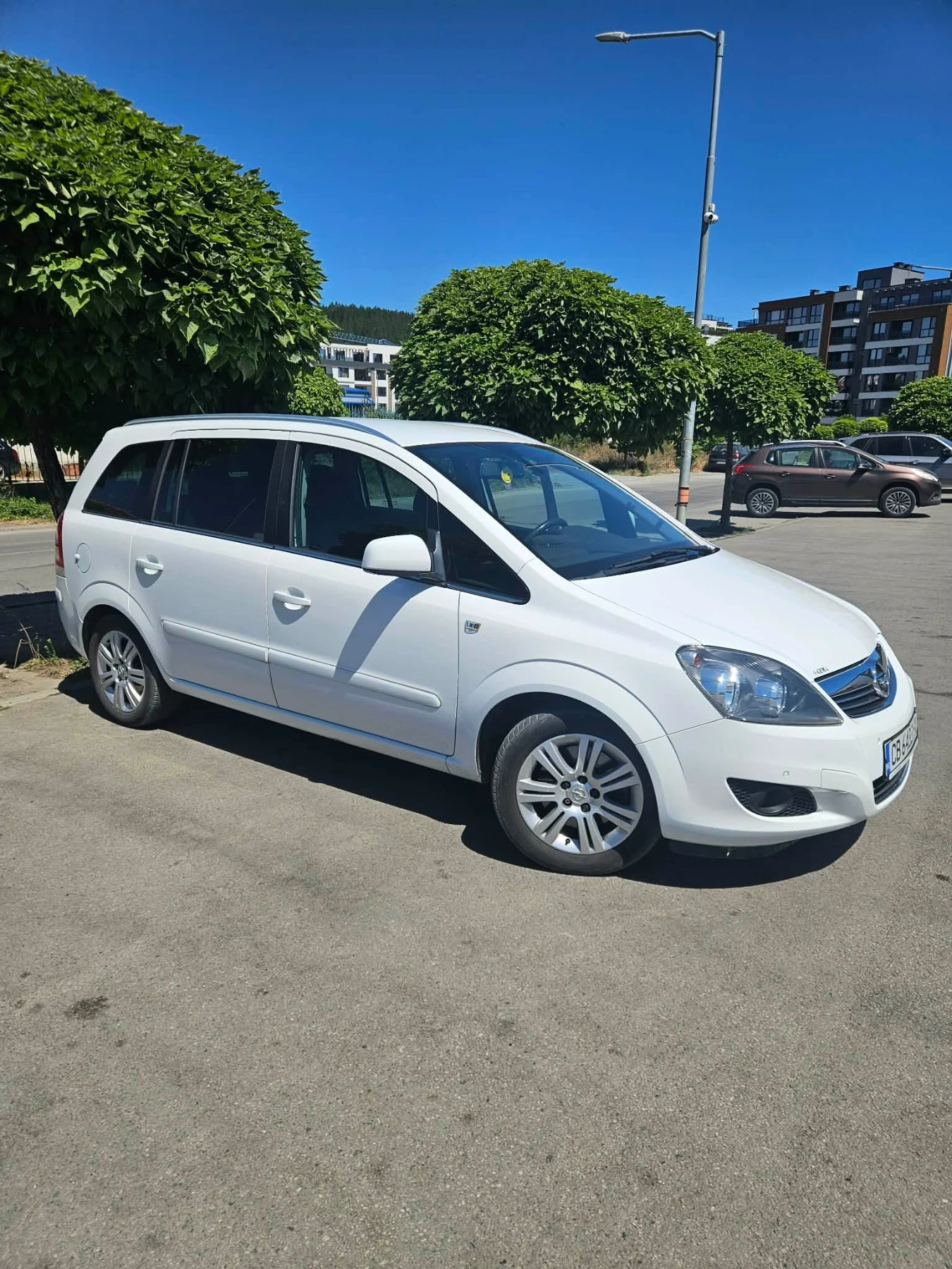 Opel Zafira  1.7 CDTI, снимка 4 - Автомобили и джипове - 55697178