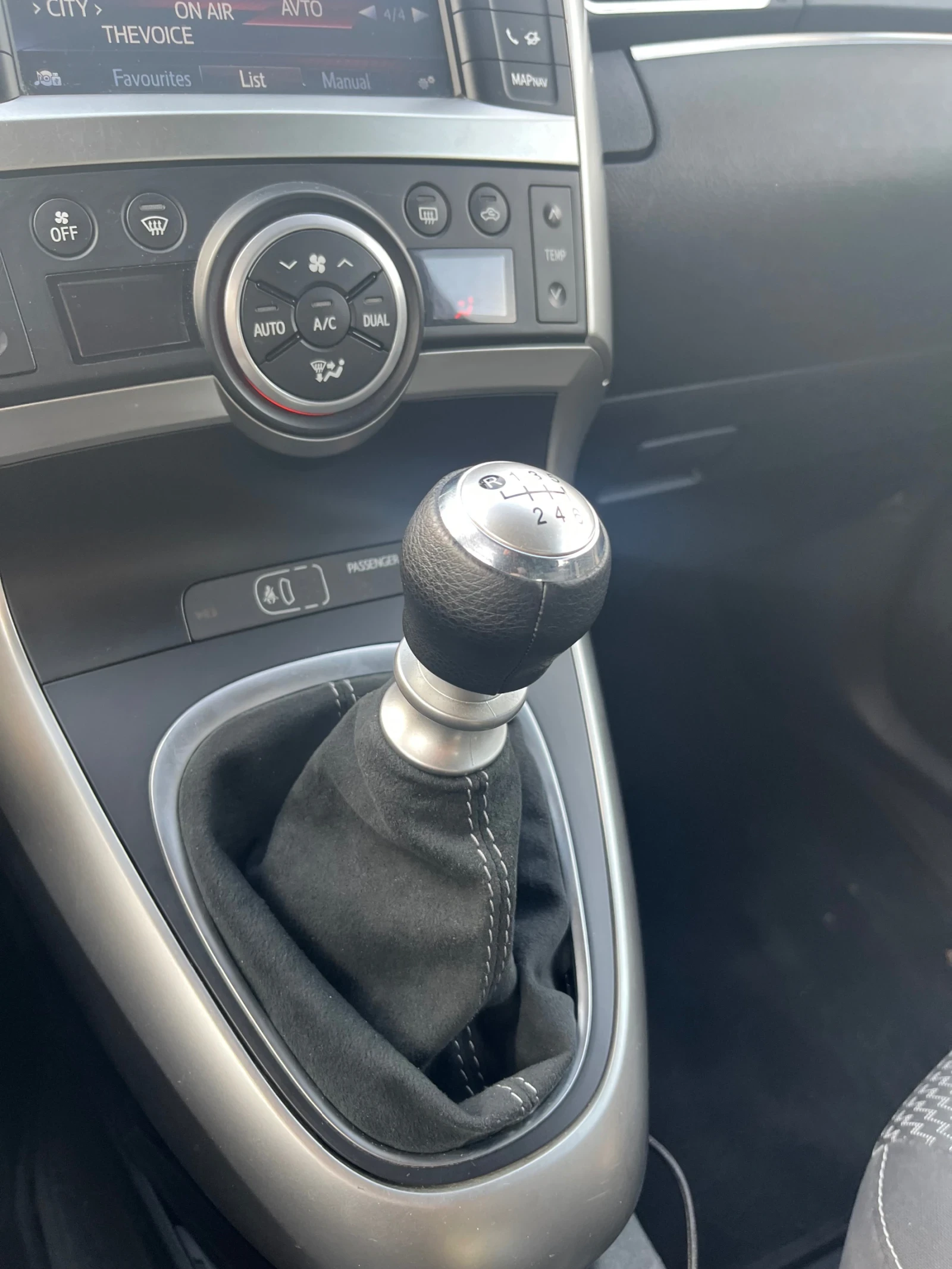Toyota Verso 1.6 d4d, снимка 15 - Автомобили и джипове - 55776465