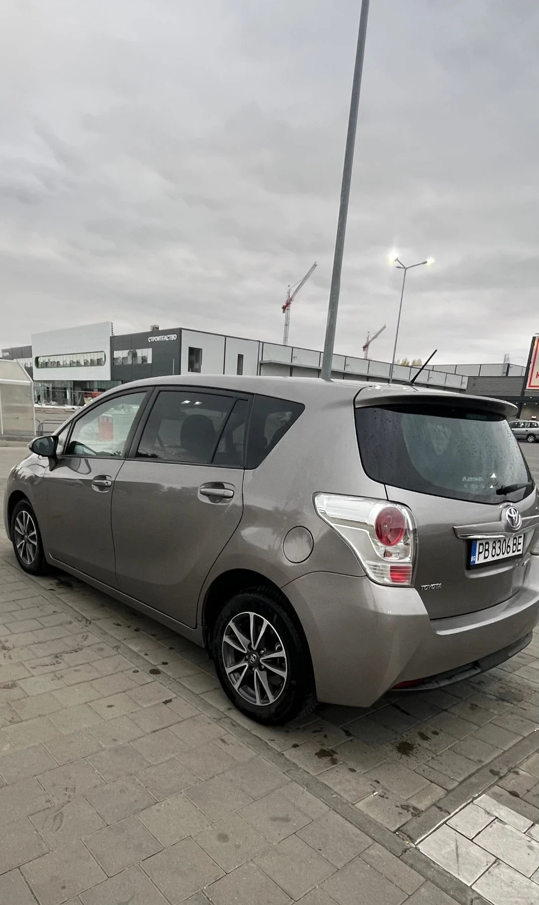 Toyota Verso 1.6 d4d, снимка 7 - Автомобили и джипове - 55776465