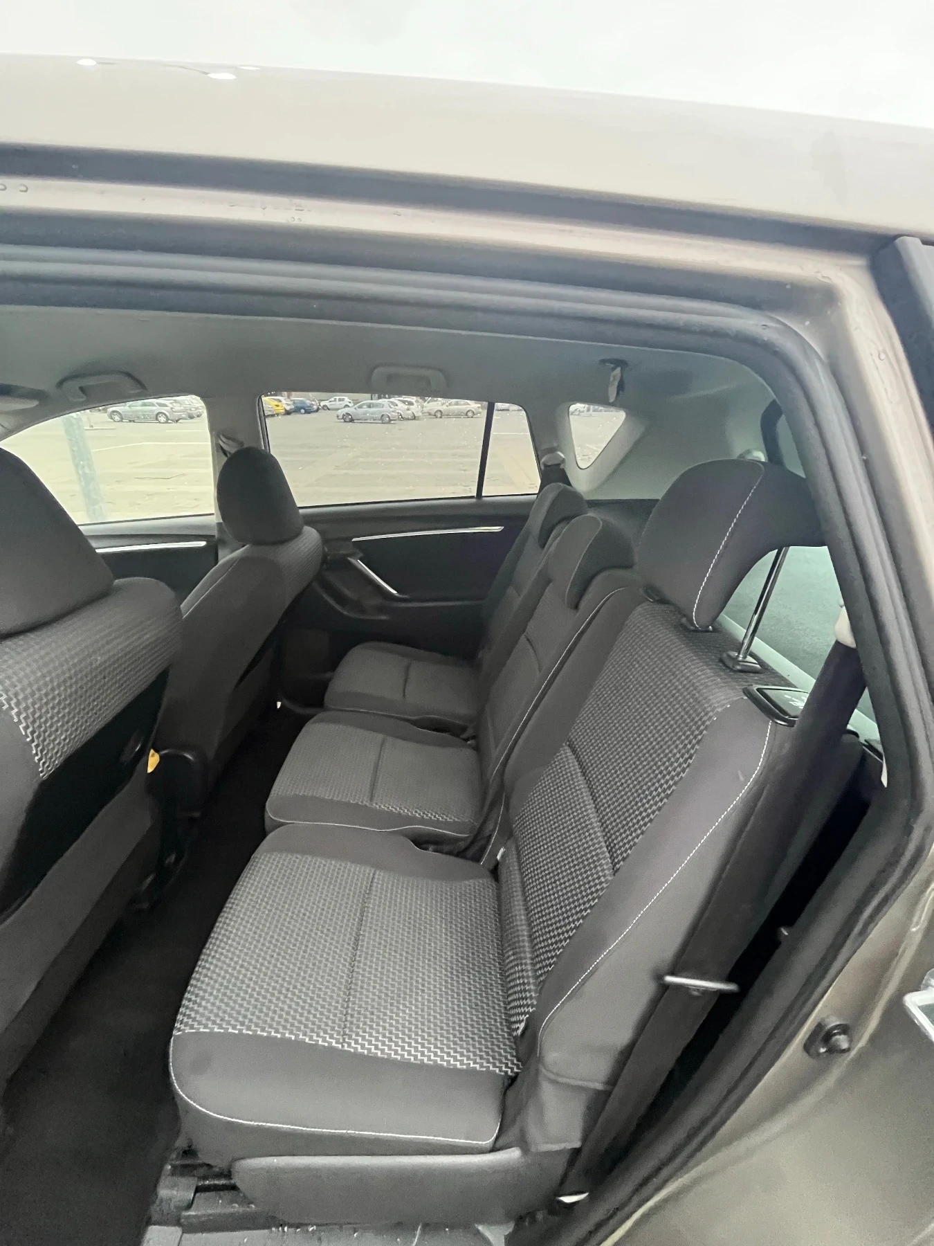 Toyota Verso 1.6 d4d, снимка 16 - Автомобили и джипове - 55776465