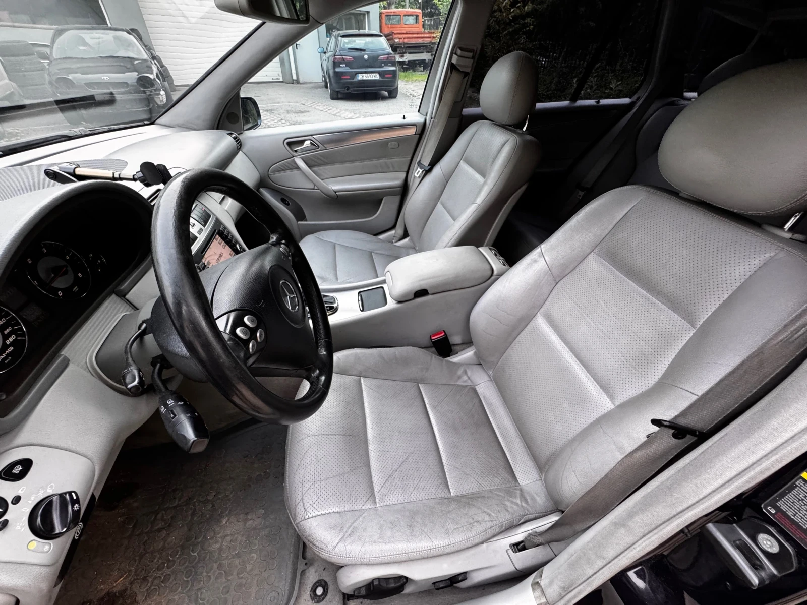 Mercedes-Benz C 30 AMG, снимка 16 - Автомобили и джипове - 56188979