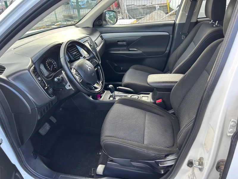 Mitsubishi Outlander 2.2DID EURO6B 4X4, снимка 9 - Автомобили и джипове - 47531076