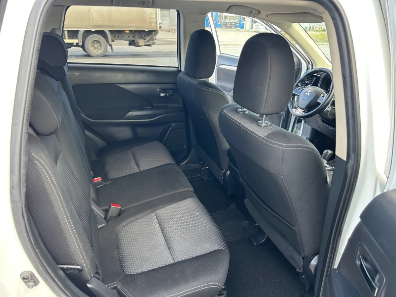 Mitsubishi Outlander 2.2DID EURO6B 4X4, снимка 12 - Автомобили и джипове - 47531076