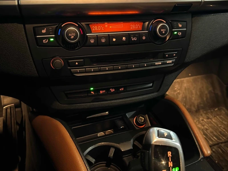 BMW X6 * xDrive35i * CARFAX * PANO * ПОДГРЕВИ, снимка 11 - Автомобили и джипове - 53260773