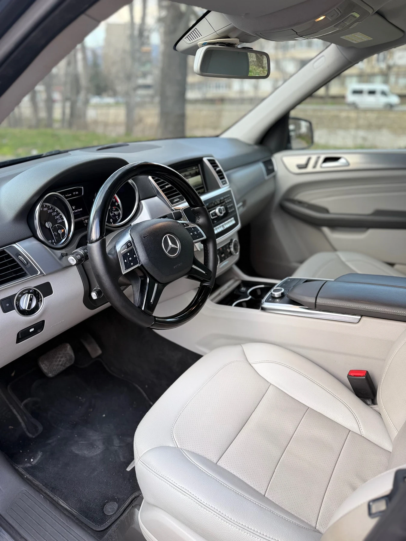 Mercedes-Benz ML 250 Сменени Вериги, снимка 4 - Автомобили и джипове - 53936930