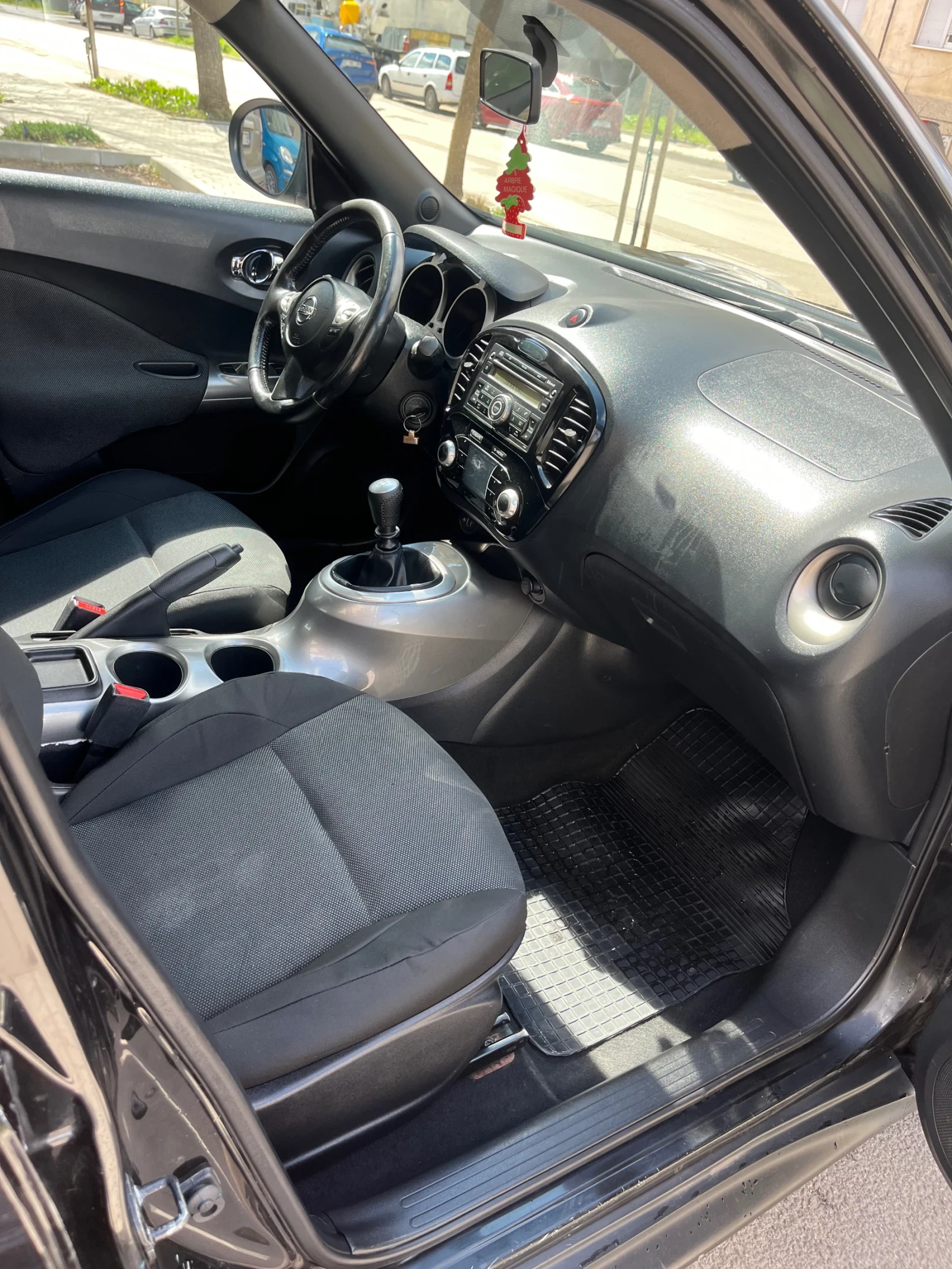 Nissan Juke, снимка 13 - Автомобили и джипове - 54255011